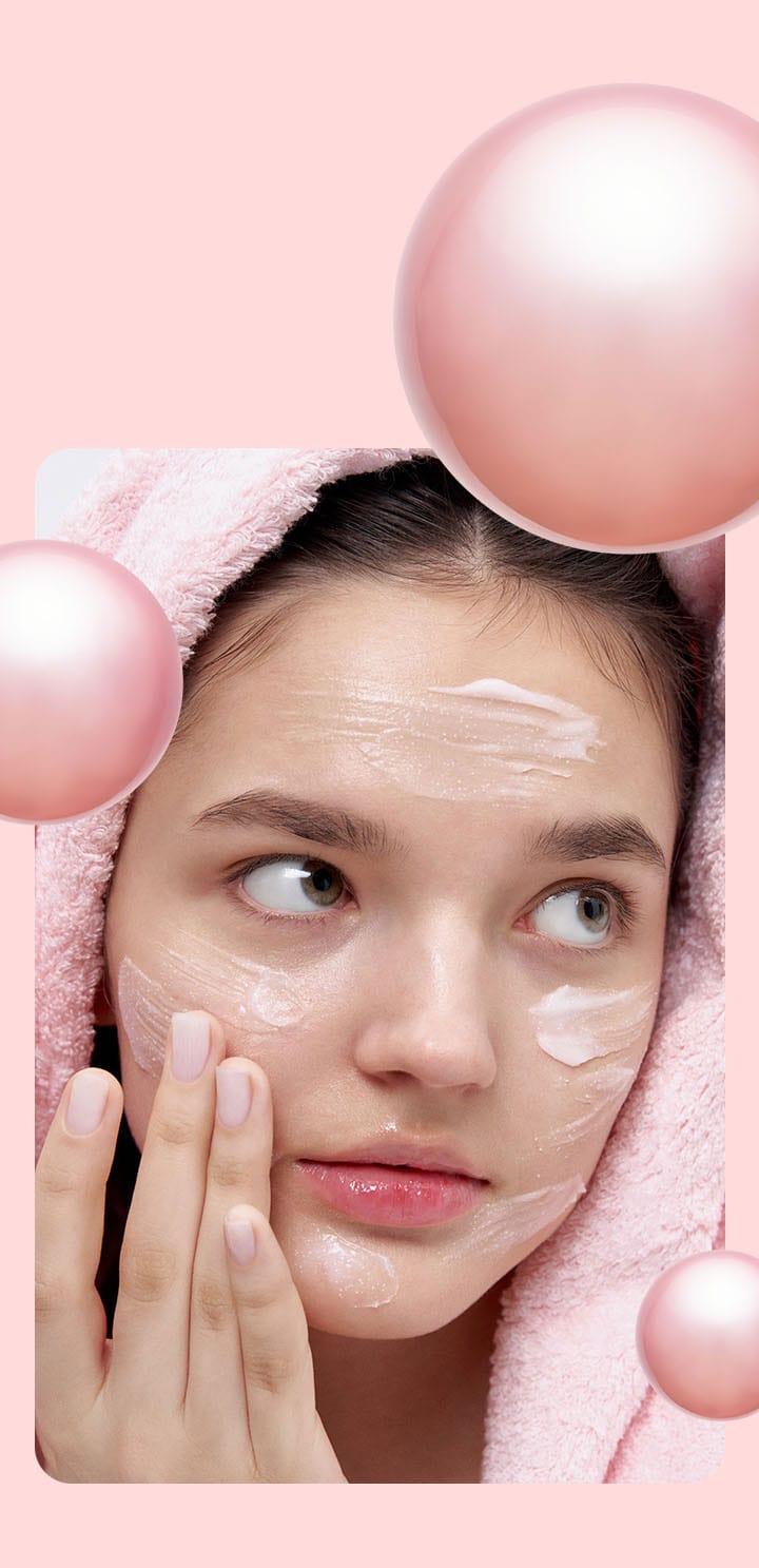 潤いと輝きを保つモデル 'BOUNCY & FIRM FACE SLEEPING MASK'