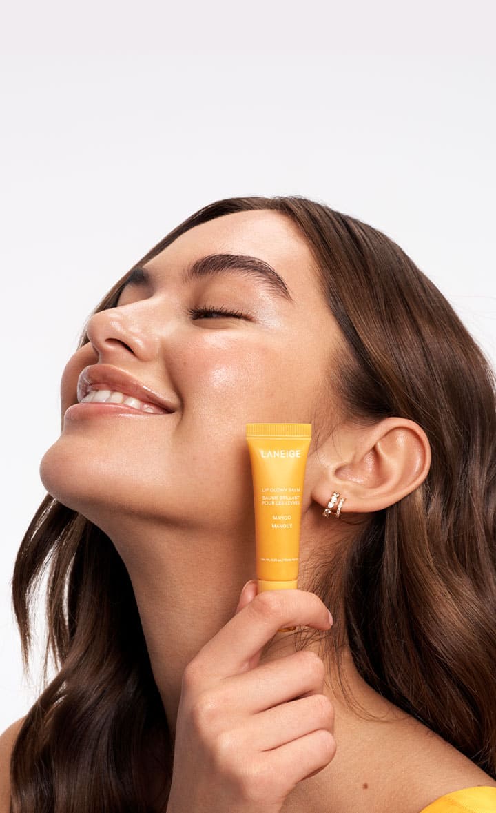 LIP GLOWY BALM’s model